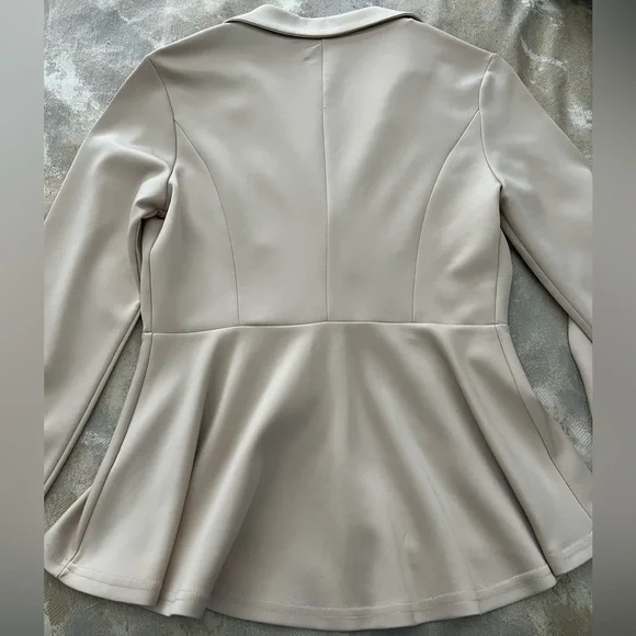 063. Bundle of Two Blazers - Picture 7 of 11